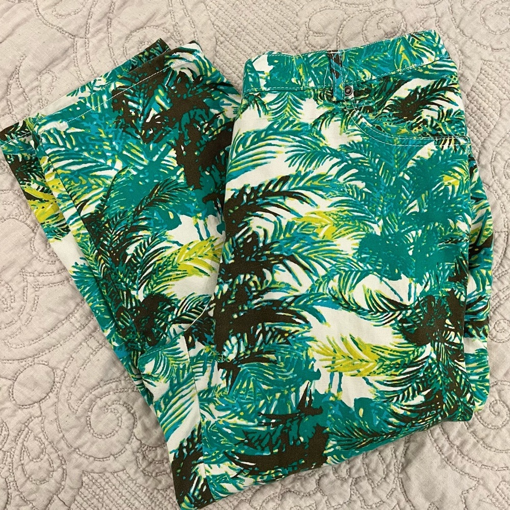 Ruby Rd tropical print capri pants.  Size 14